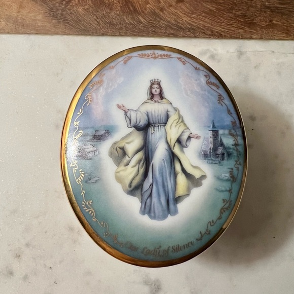 Music Box - Picture 3 of 4